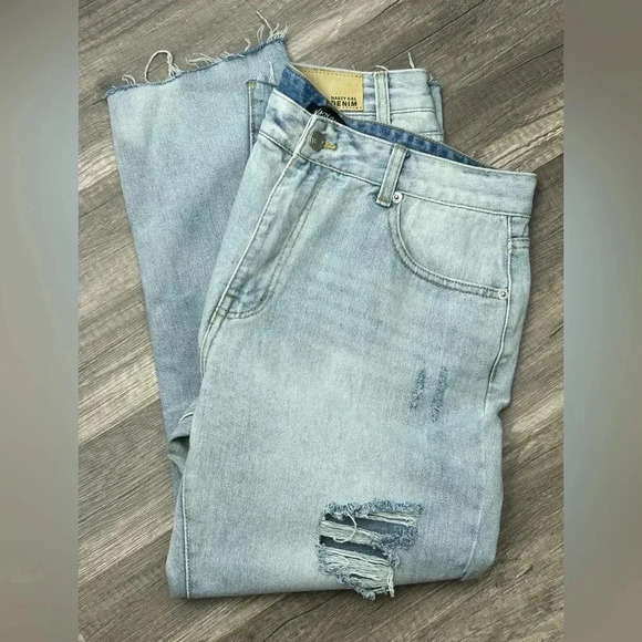 Nasty Gal Jeans Light Wash Denim Distressed Crop Raw Hem High Rise US 12 UK 14 - Picture 2 of 10